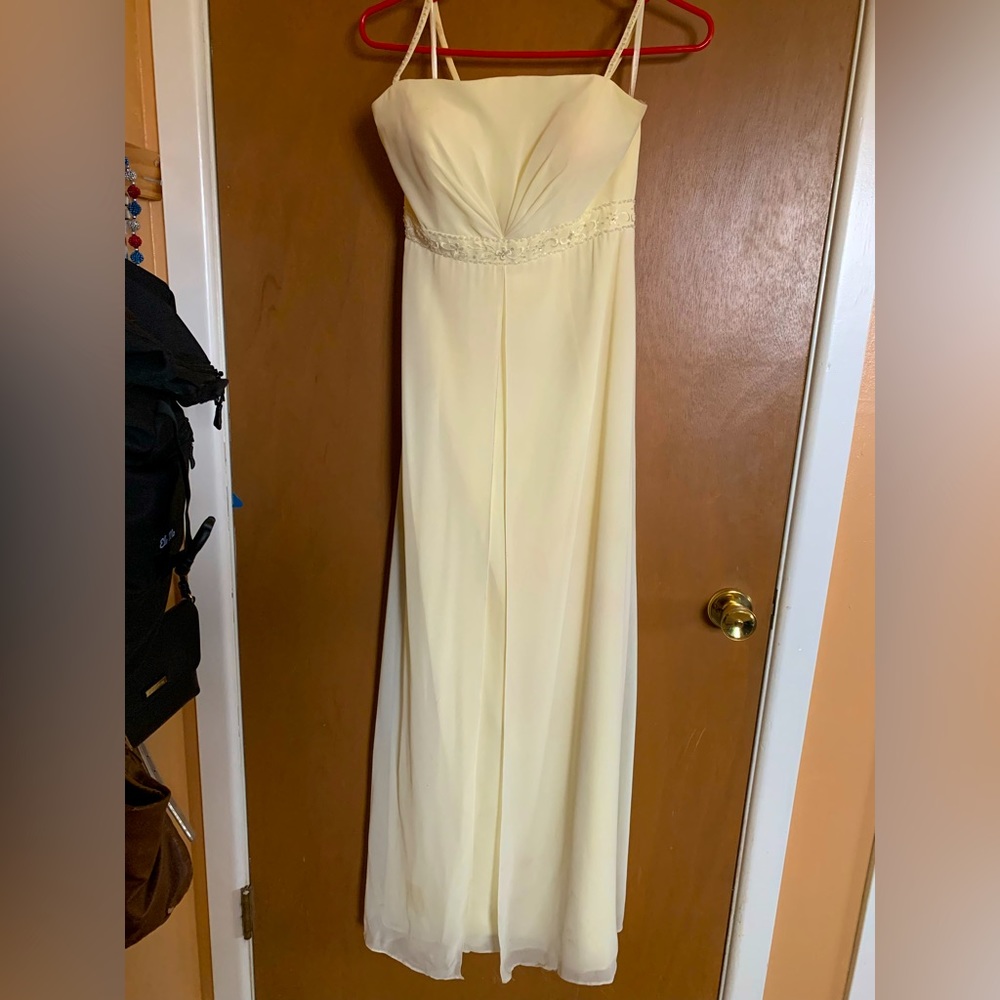 Beautiful simple prom dress with delicate details on the straps 💛